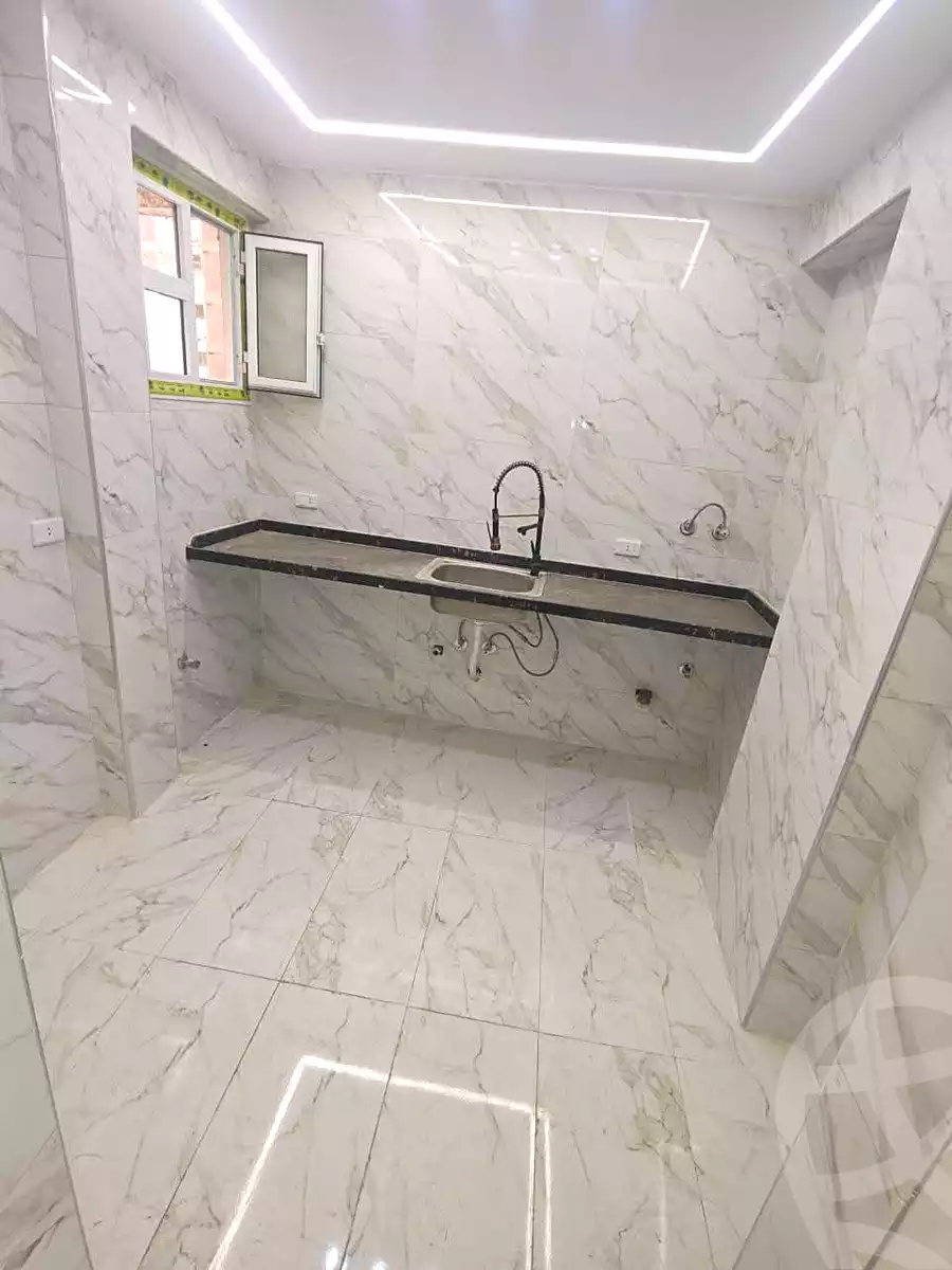 https://aqarmap.com.eg/ar/listing/7005048-for-sale-alexandria-al-agamy-el-hanouvel