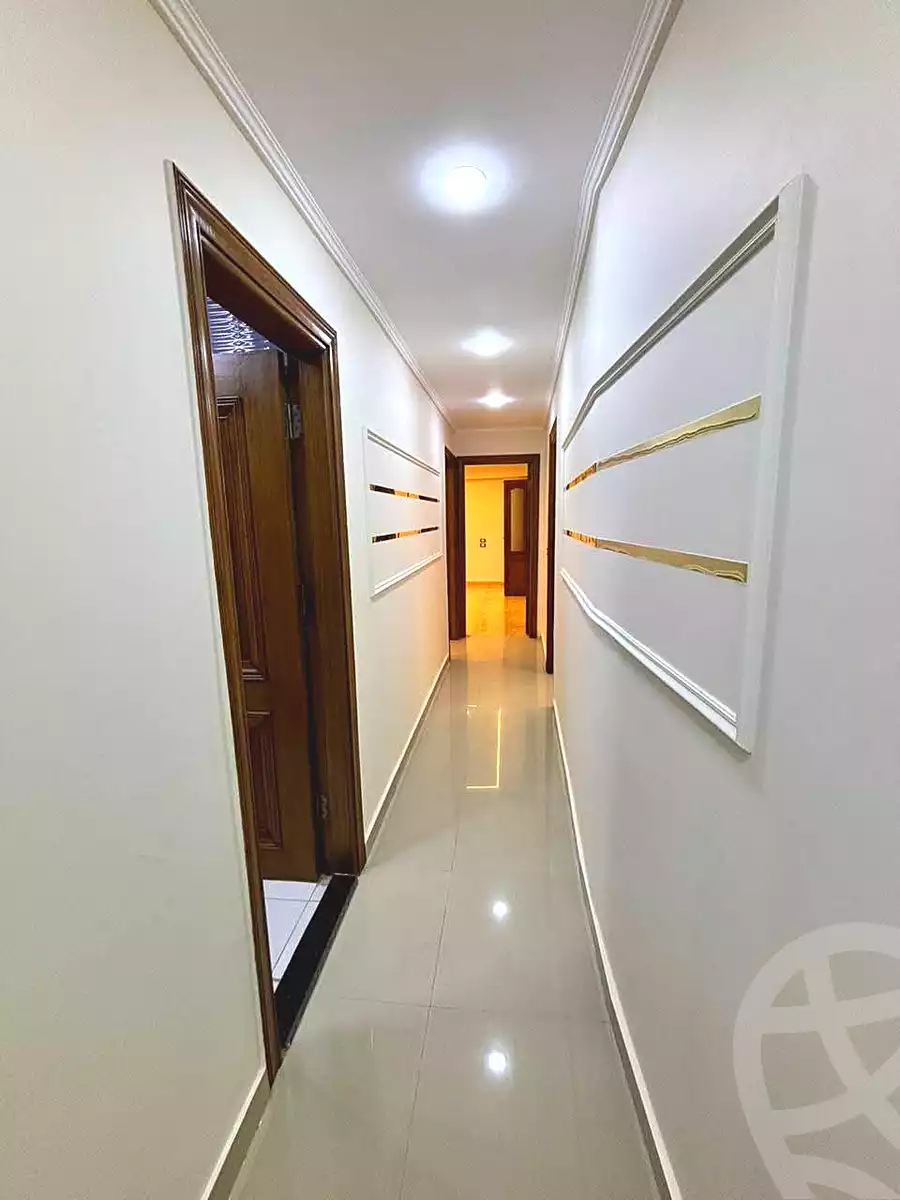 https://aqarmap.com.eg/ar/listing/7005787-for-sale-alexandria-sydy-bshr-sydy-bshr-bhry-shr-mhmwd-l-yswy