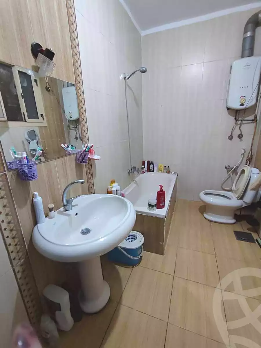 https://aqarmap.com.eg/ar/listing/7006220-for-sale-cairo-ain-shams-ain-shams-el-sharkia-el-zahraa-st
