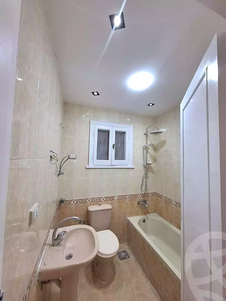 https://aqarmap.com.eg/ar/listing/7006445-for-sale-alexandria-miami-khld-bn-lwlyd