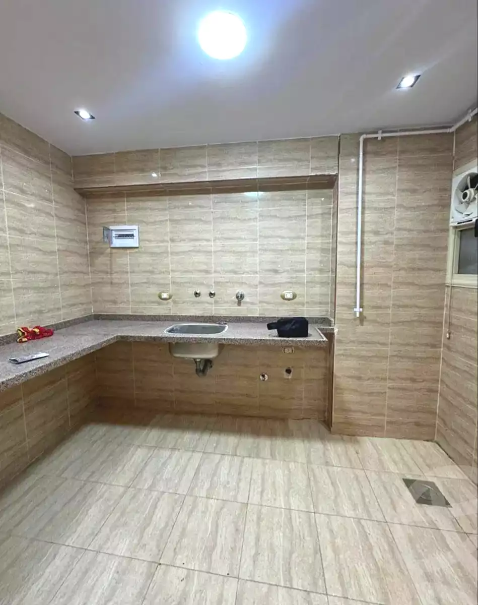 https://aqarmap.com.eg/ar/listing/7006632-for-sale-alexandria-sydy-bshr-sydy-bshr-bhry-shr-mhmwd-l-yswy