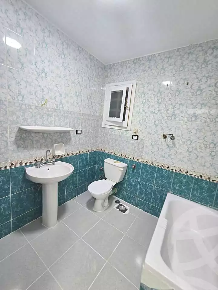 https://aqarmap.com.eg/ar/listing/7006896-for-sale-alexandria-al-agamy-shataa-el-nakheel