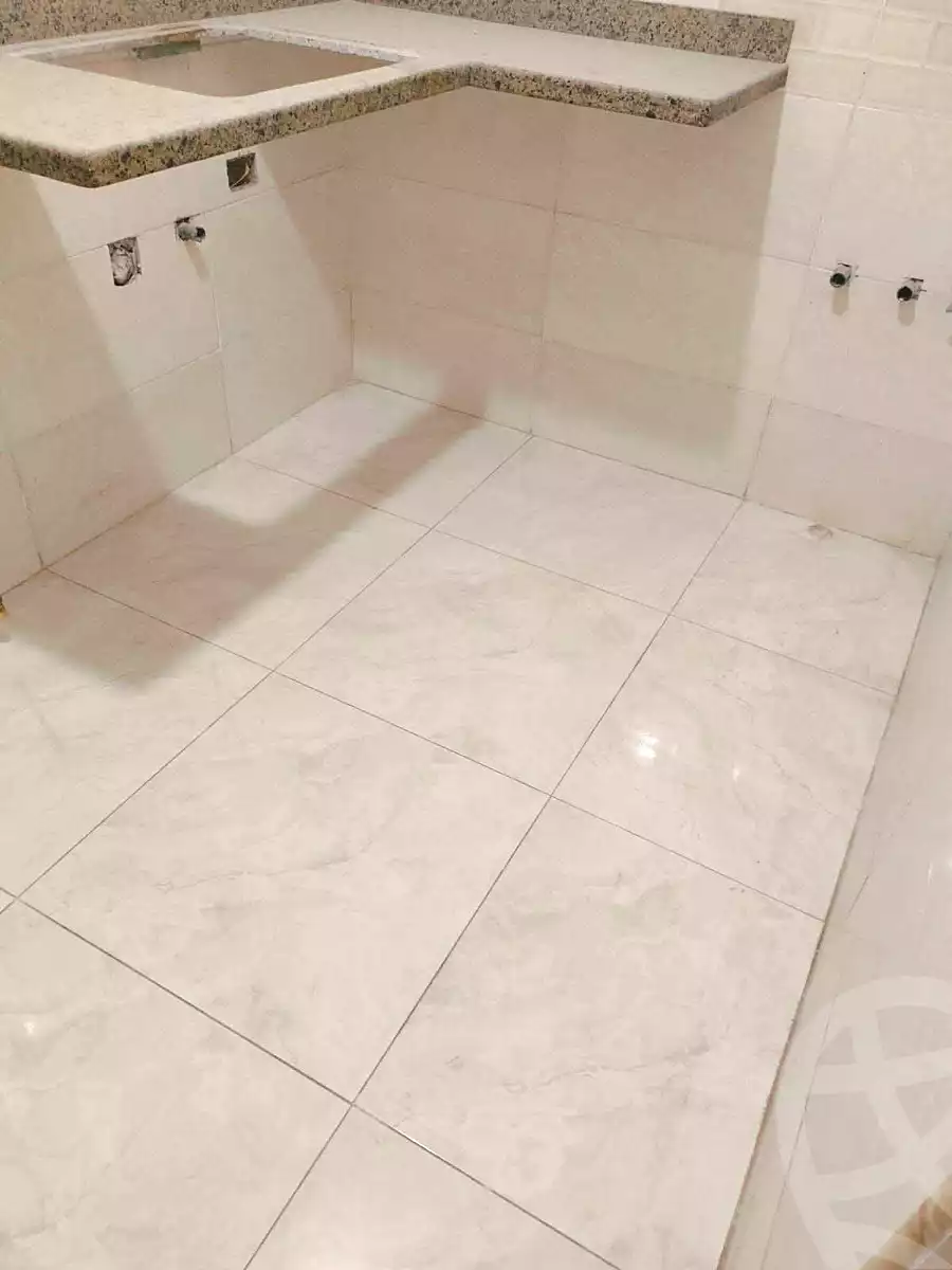 https://aqarmap.com.eg/en/listing/7008066-for-sale-alexandria-al-agamy-el-hanouvel