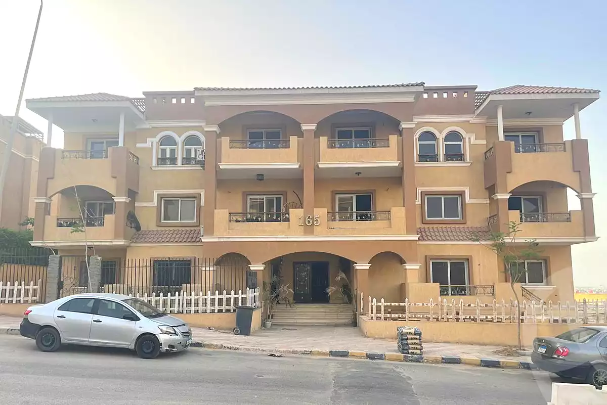 https://aqarmap.com.eg/en/listing/7009111-for-sale-cairo-el-sheikh-zayed-city-compounds-el-khamayel