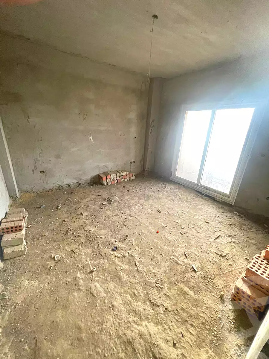 https://aqarmap.com.eg/en/listing/7009111-for-sale-cairo-el-sheikh-zayed-city-compounds-el-khamayel