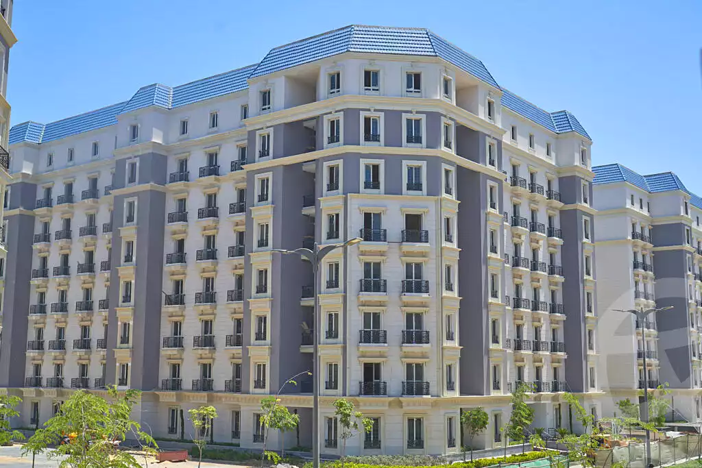 https://aqarmap.com.eg/ar/listing/7011440-for-sale-north-coast-new-alamein-mntj-t-l-lmyn-ljdyd-kmbwnd-mzryn