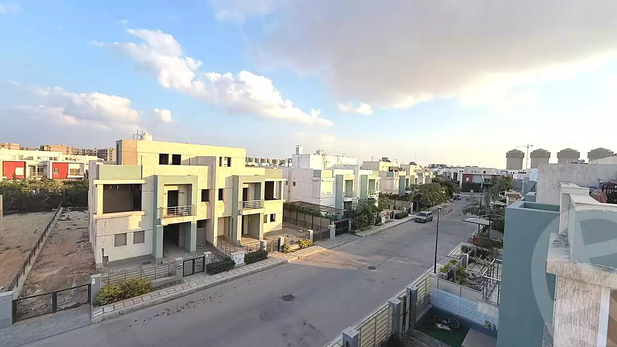 https://aqarmap.com.eg/ar/listing/7011309-for-sale-cairo-new-cairo-madinaty-lmntq-lkhms-fylt-group-21
