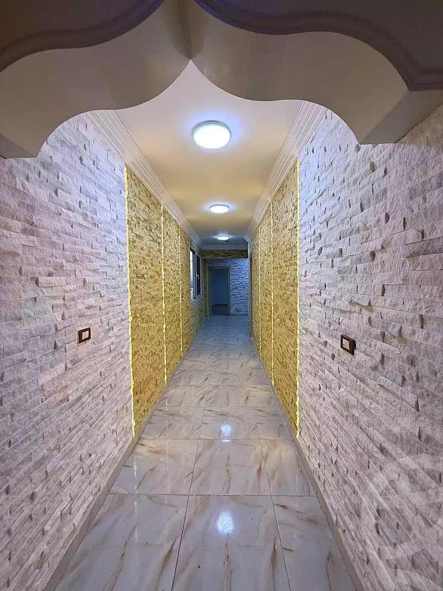 https://aqarmap.com.eg/ar/listing/7010838-for-sale-alexandria-el-montazah