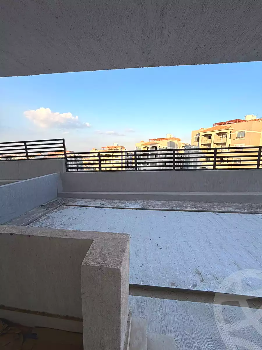 https://aqarmap.com.eg/ar/listing/7012702-for-sale-cairo-el-sheikh-zayed-city-compounds-el-khamayel