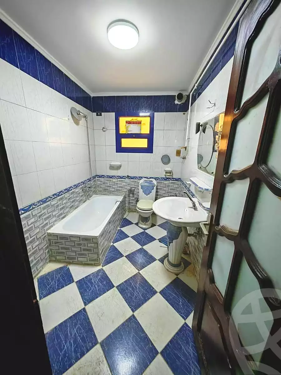 https://aqarmap.com.eg/en/listing/7013418-for-sale-cairo-helwan-ahmed-enci-st