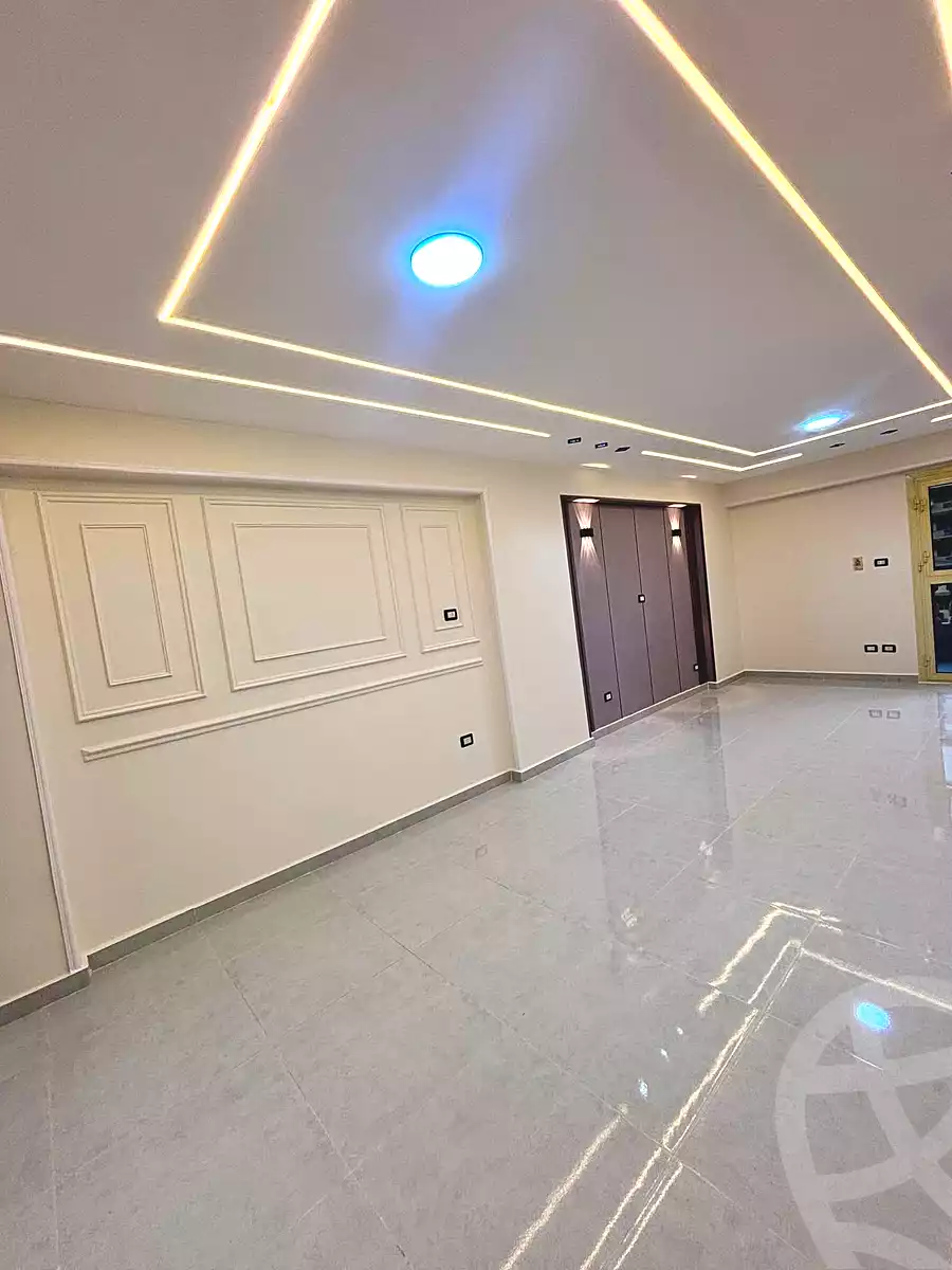 https://aqarmap.com.eg/ar/listing/7014067-for-sale-alexandria-sydy-bshr-sydy-bshr-bhry-amr-el-nogomy-st