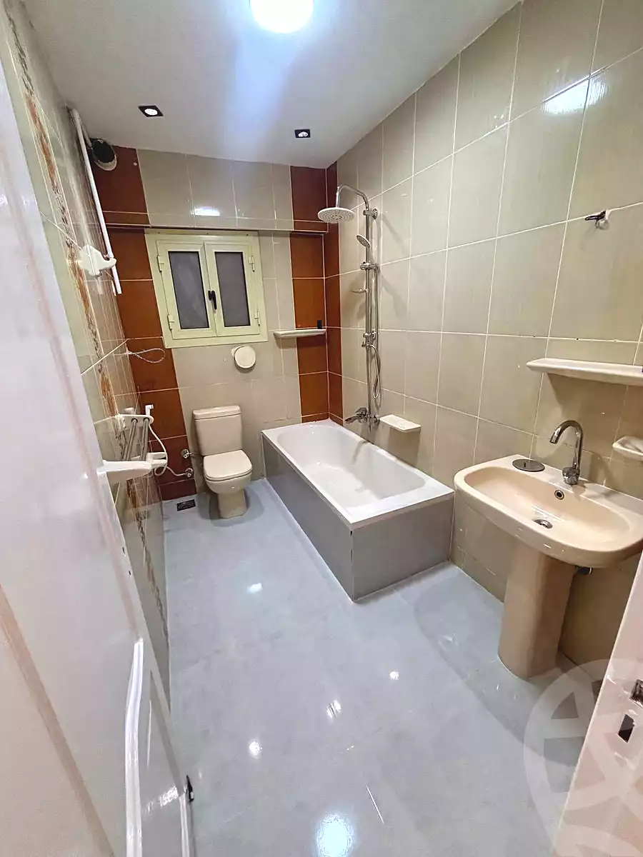 https://aqarmap.com.eg/ar/listing/7014067-for-sale-alexandria-sydy-bshr-sydy-bshr-bhry-amr-el-nogomy-st