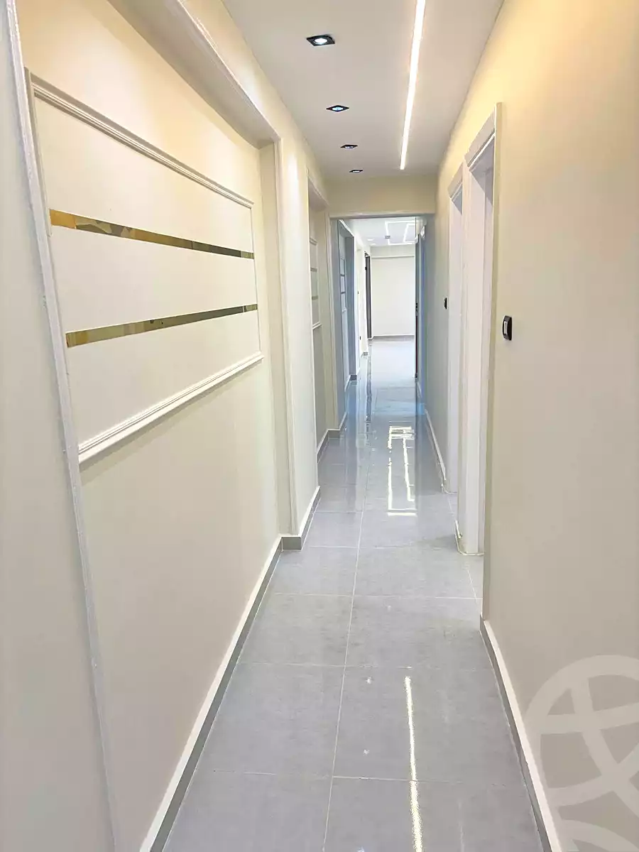 https://aqarmap.com.eg/ar/listing/7014067-for-sale-alexandria-sydy-bshr-sydy-bshr-bhry-amr-el-nogomy-st