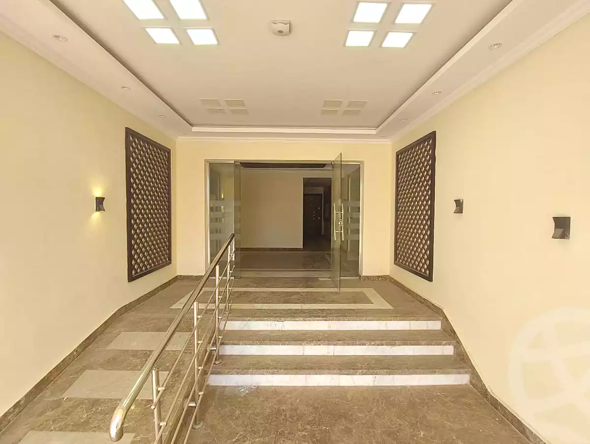 https://aqarmap.com.eg/ar/listing/7014711-for-sale-cairo-el-shorouk-compounds-maadi-view