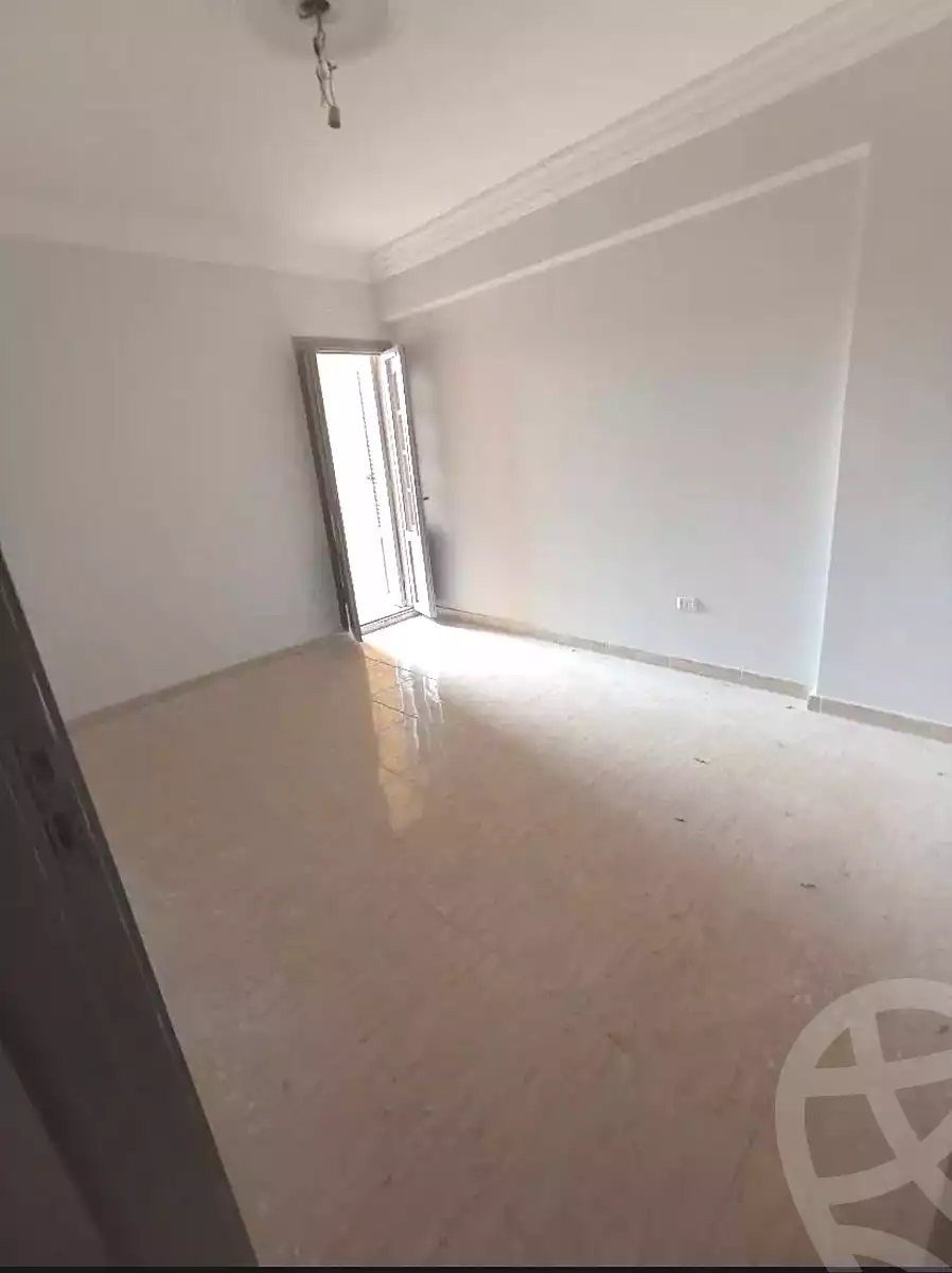 https://aqarmap.com.eg/en/listing/7016339-for-rent-alexandria-zezenia-el-amir-gameel-st