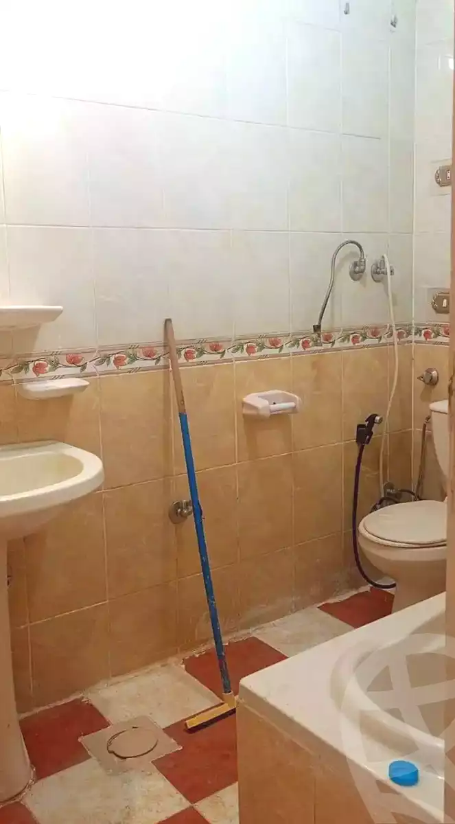 https://aqarmap.com.eg/en/listing/7016361-for-sale-alexandria-al-agamy-el-hanouvel-abo-el-shawareb-st