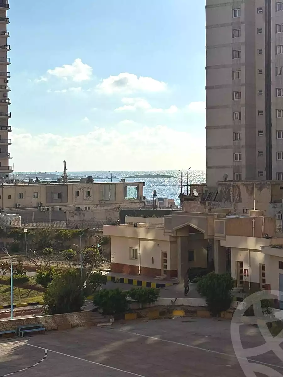 https://aqarmap.com.eg/ar/listing/7020384-for-sale-alexandria-el-asafra-l-sfr-bhry