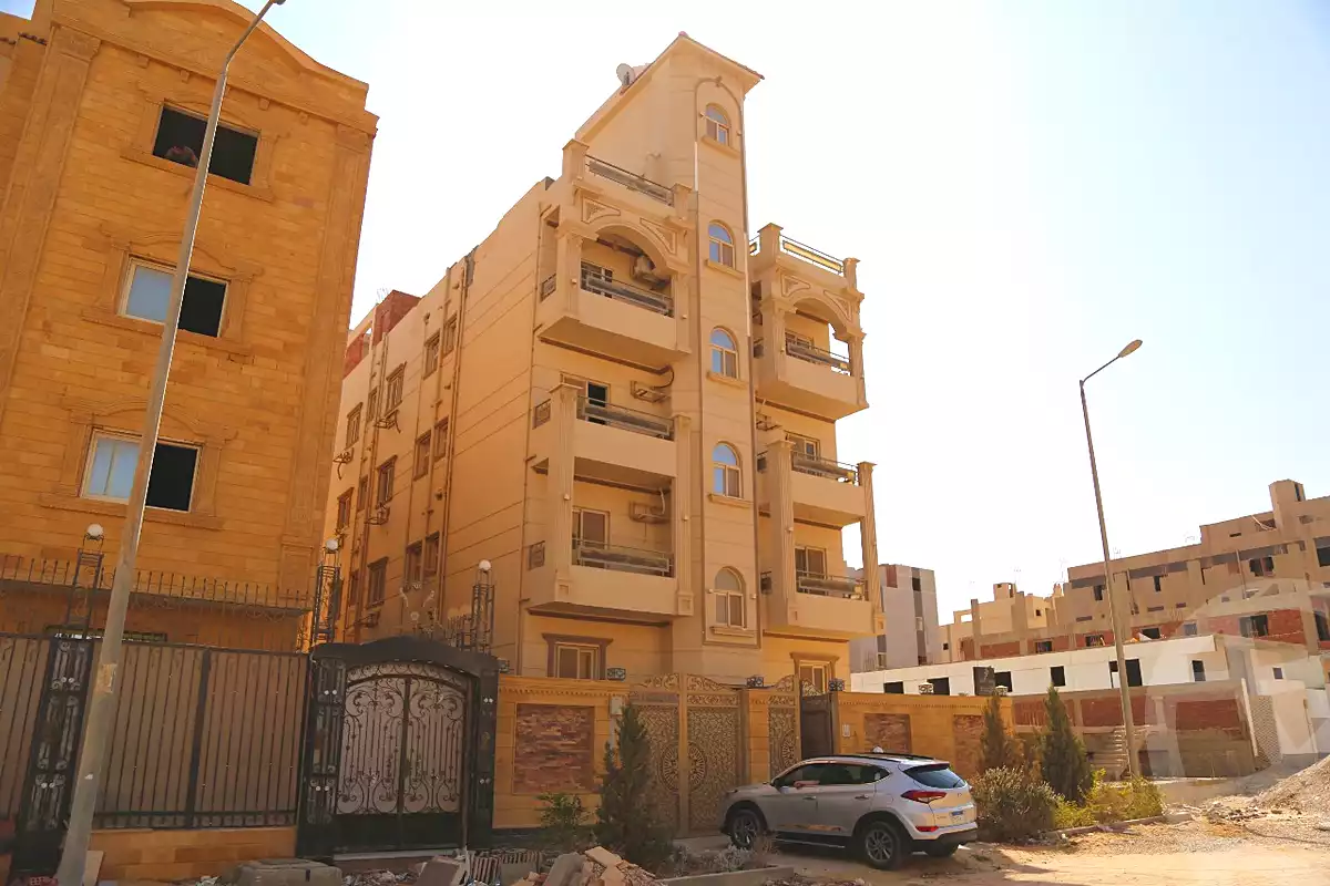 https://aqarmap.com.eg/ar/listing/7021676-for-sale-cairo-6th-of-october-el-tawsaat-el-shamalya-hy-2000-qt