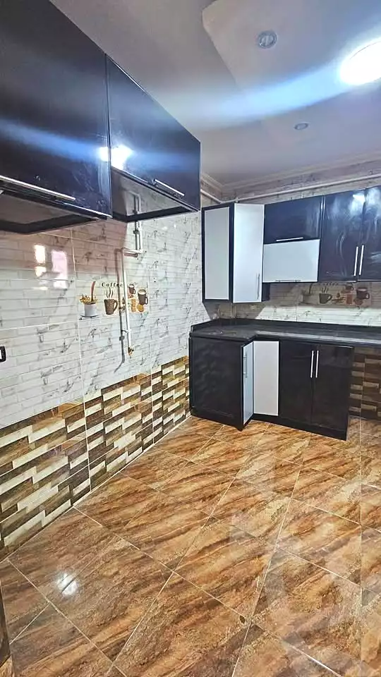 https://aqarmap.com.eg/ar/listing/7021892-for-rent-alexandria-zezenia-ibrahim-el-attar-st