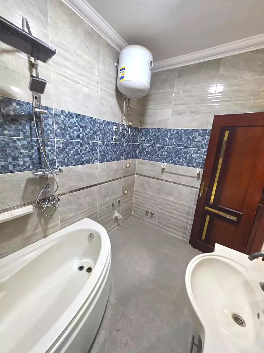 https://aqarmap.com.eg/ar/listing/7022422-for-rent-cairo-new-cairo-el-lotus-lotus-north-lmntq-lthlth-llwts-lshmly