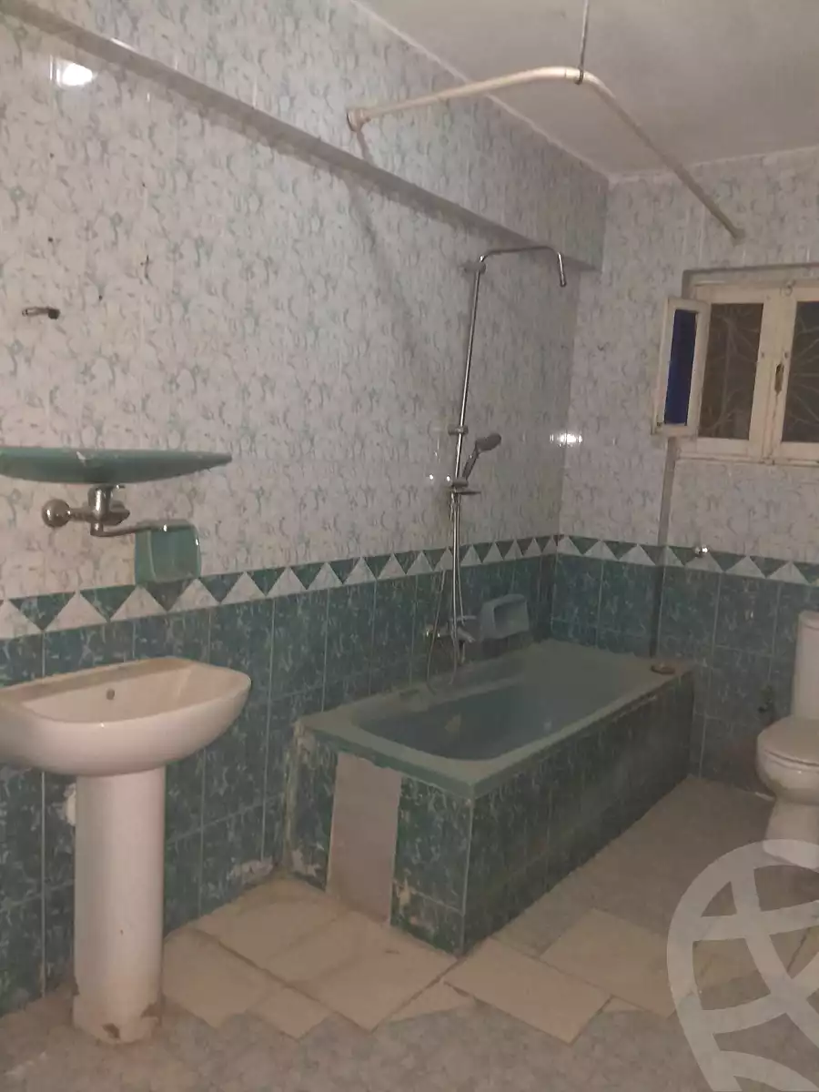 https://aqarmap.com.eg/ar/listing/7023125-for-sale-alexandria-al-agamy-el-hanouvel-radwan-st