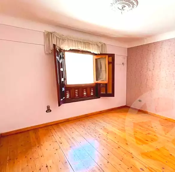 https://aqarmap.com.eg/en/listing/7023953-for-sale-alexandria-lauran