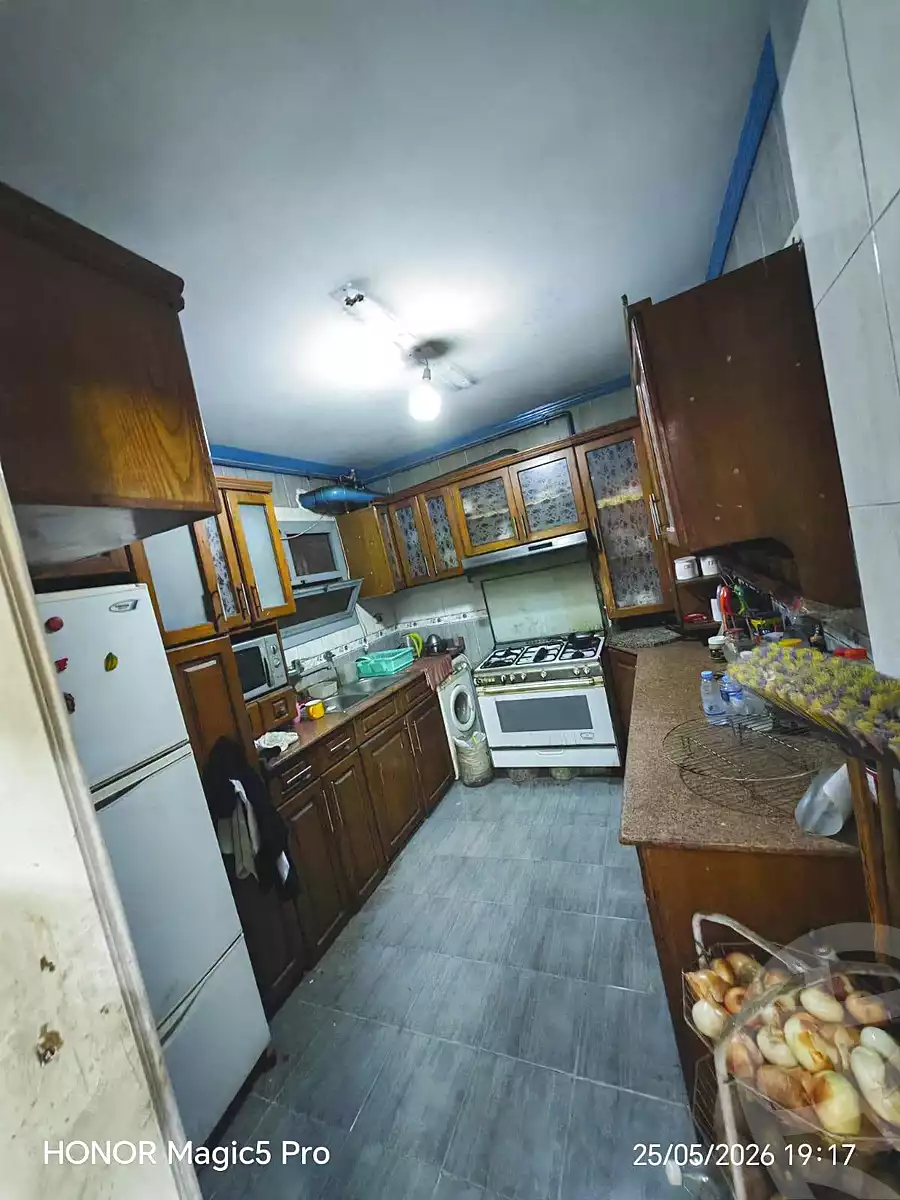 https://aqarmap.com.eg/en/listing/7024990-for-sale-cairo-helwan-helwan-el-sharkeya-borhan-st