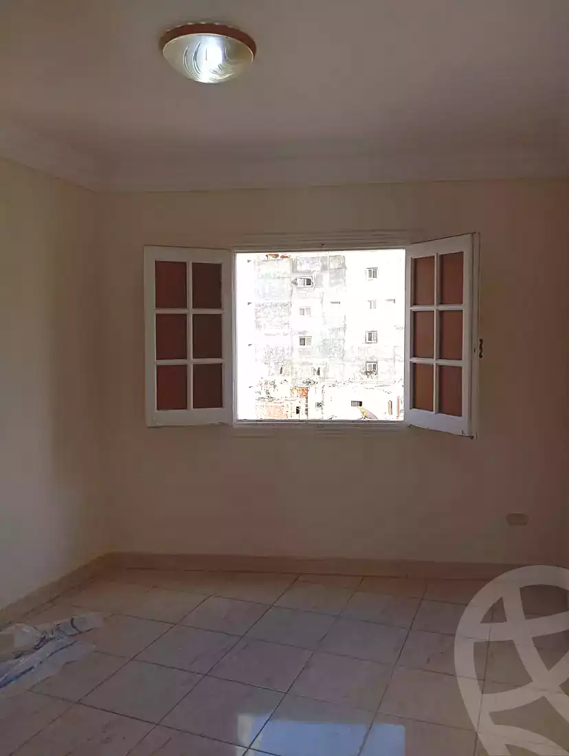 https://aqarmap.com.eg/ar/listing/7026167-for-sale-alexandria-sydy-bshr-sydy-bshr-bhry-shr-khld-bn-lwlyd