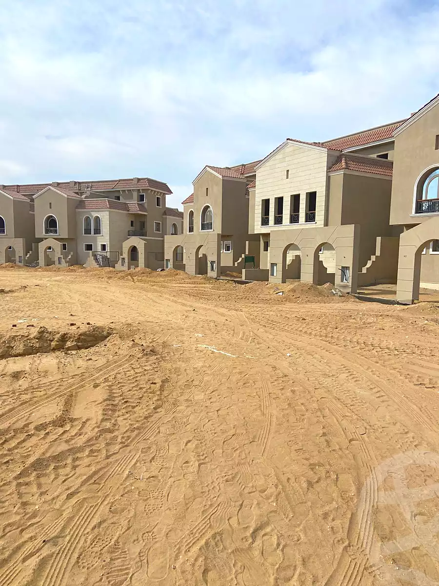 https://aqarmap.com.eg/ar/listing/7027455-for-sale-cairo-el-shorouk-compounds-yfy-ryzydns