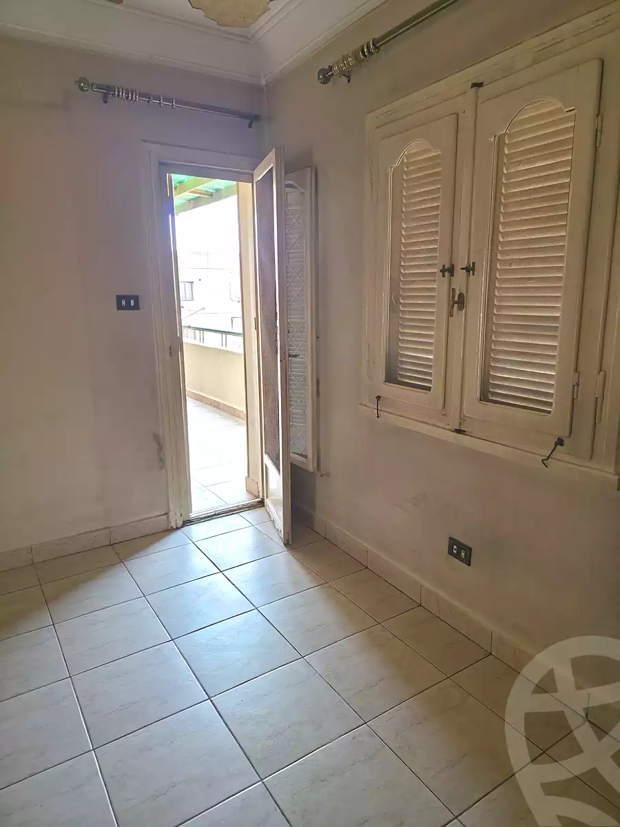 https://aqarmap.com.eg/en/listing/7029276-for-sale-cairo-helwan-el-shareaa-el-sharby-st