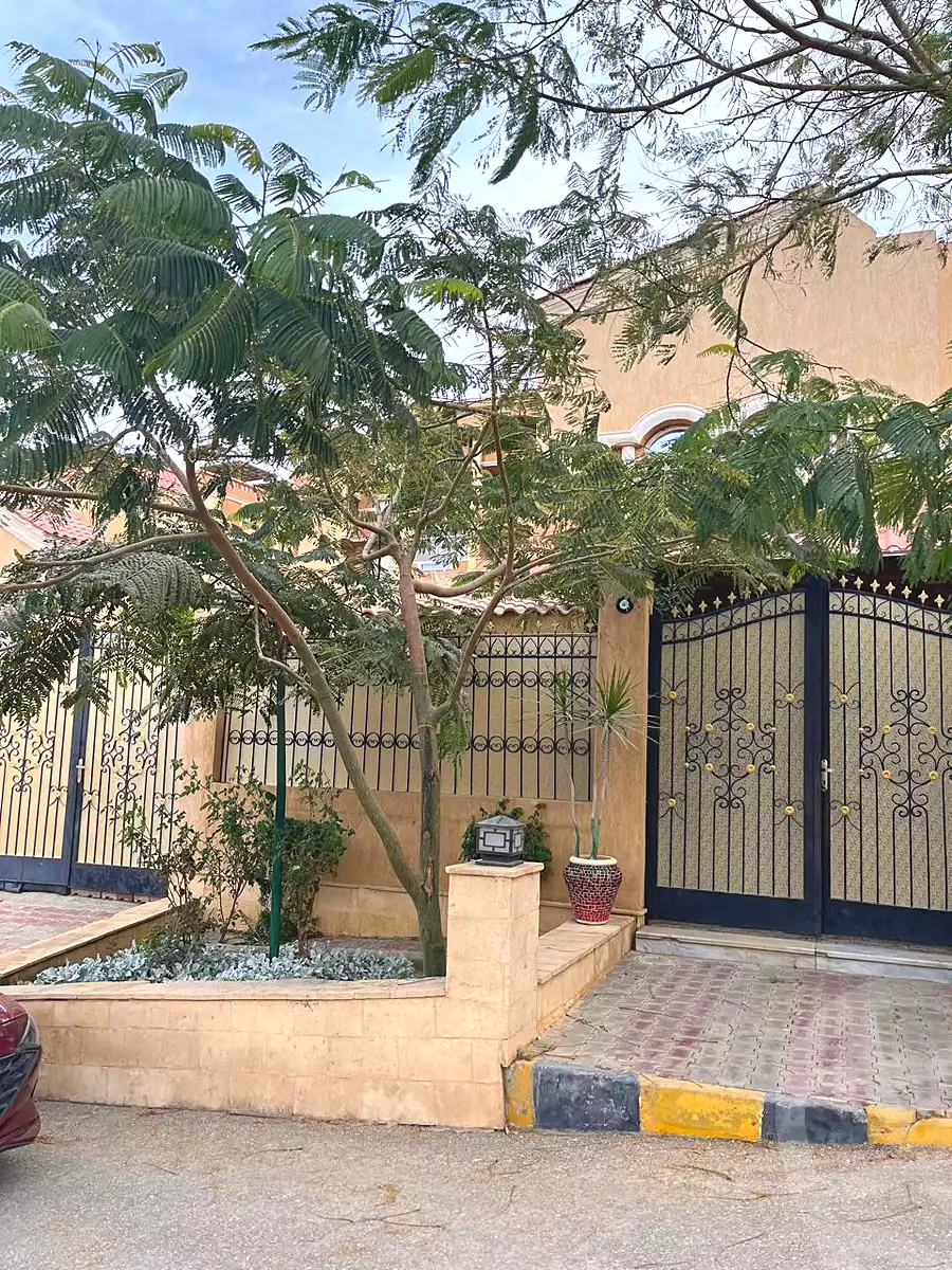 https://aqarmap.com.eg/ar/listing/7030808-for-sale-cairo-el-sheikh-zayed-city-compounds-el-khamayel