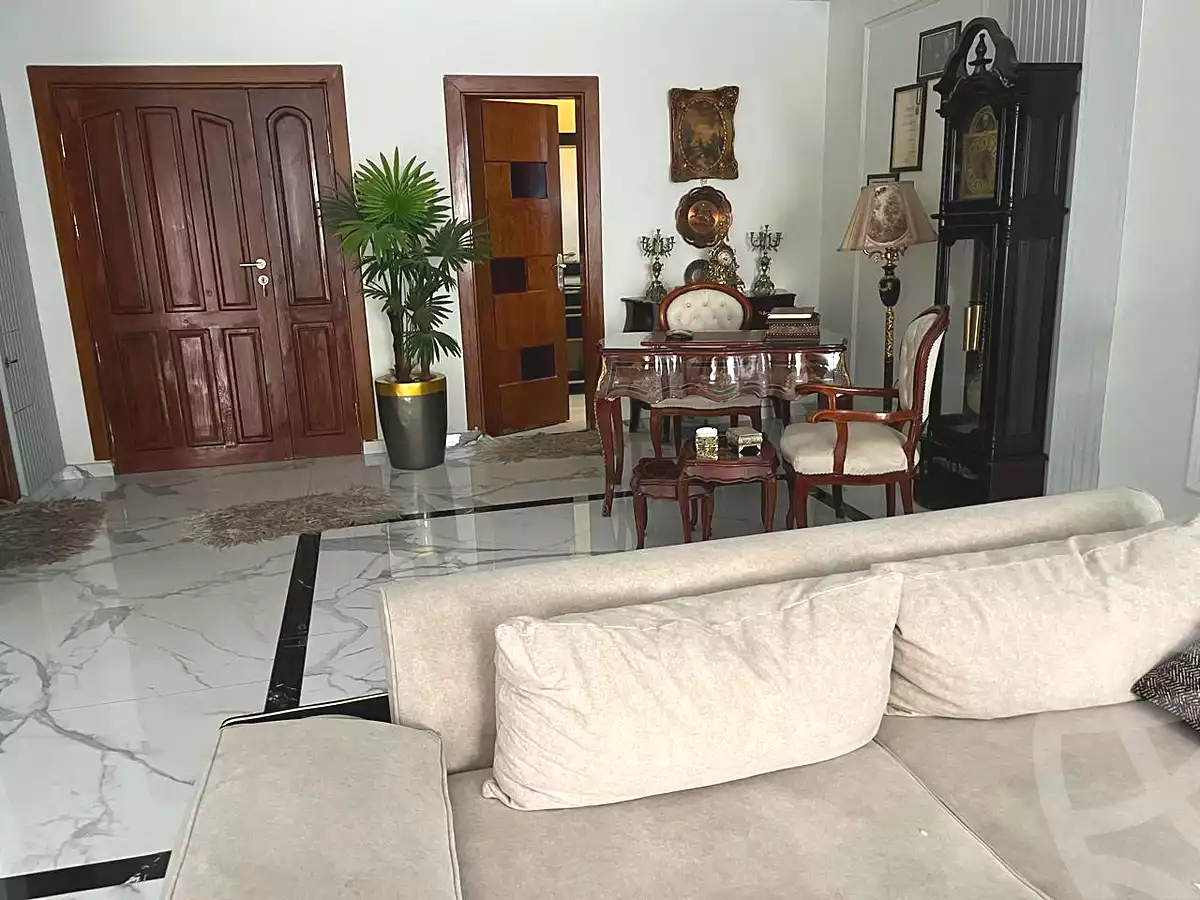https://aqarmap.com.eg/ar/listing/7030808-for-sale-cairo-el-sheikh-zayed-city-compounds-el-khamayel
