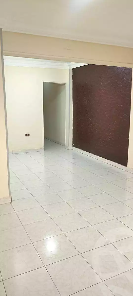 https://aqarmap.com.eg/ar/listing/7031007-for-rent-cairo-ain-shams-yn-shms-lgrby