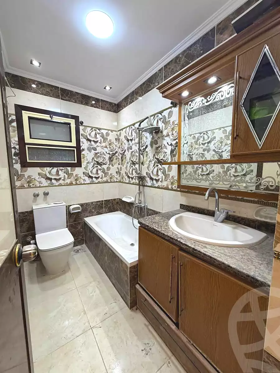 https://aqarmap.com.eg/ar/listing/7032354-for-sale-alexandria-al-agamy-lbytsh-el-reyad-st