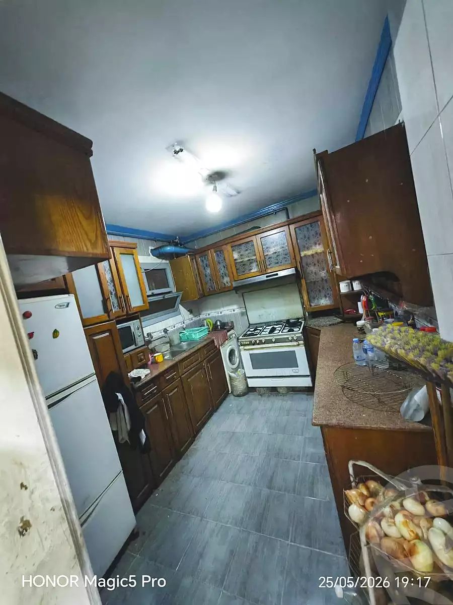 https://aqarmap.com.eg/en/listing/7032558-for-sale-cairo-helwan-helwan-el-sharkeya-borhan-st