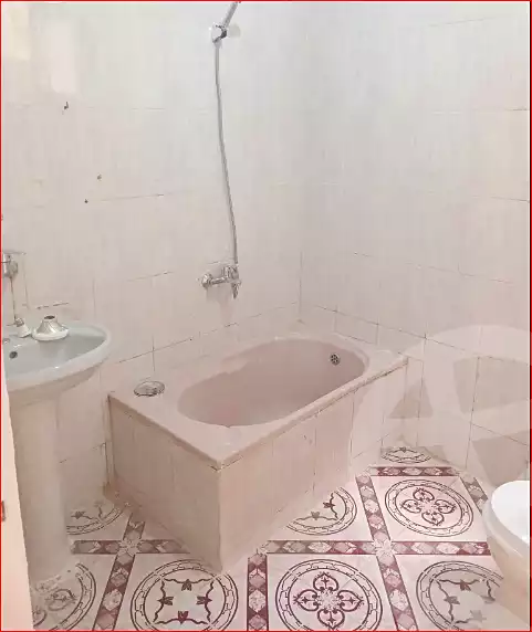 https://aqarmap.com.eg/ar/listing/7035446-for-sale-alexandria-al-agamy-el-hanouvel