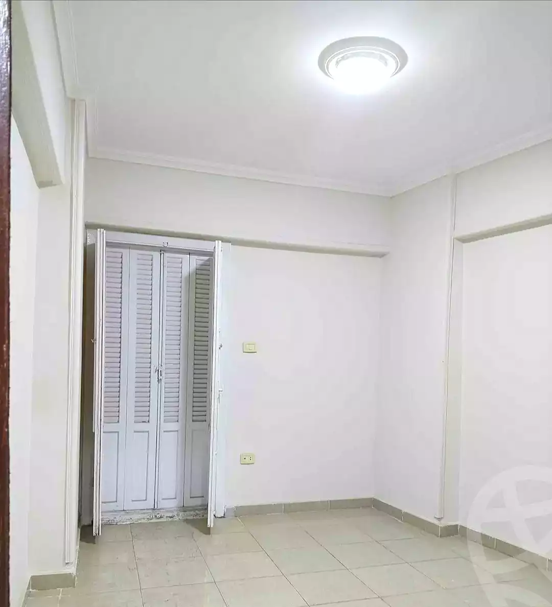 https://aqarmap.com.eg/ar/listing/7035543-for-sale-alexandria-sydy-bshr-sydy-bshr-bhry