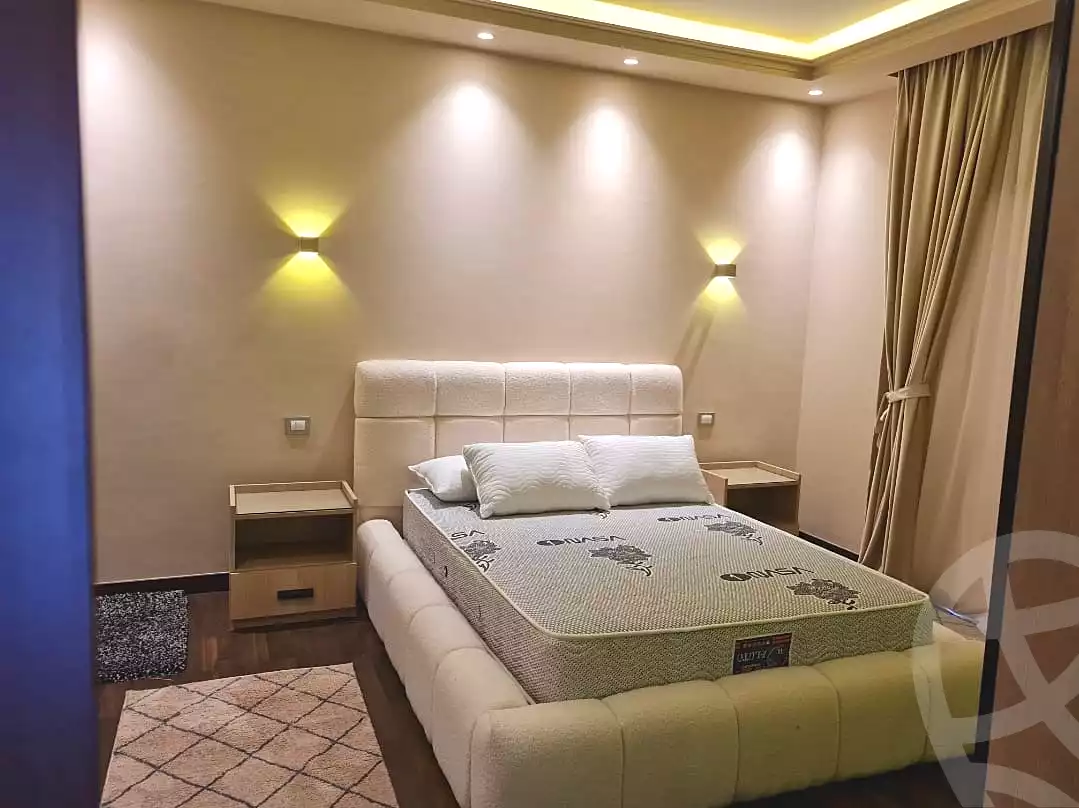 https://aqarmap.com.eg/ar/listing/7036718-for-rent-cairo-new-cairo-compounds-hyde-park-centre-ville-hyde-park
