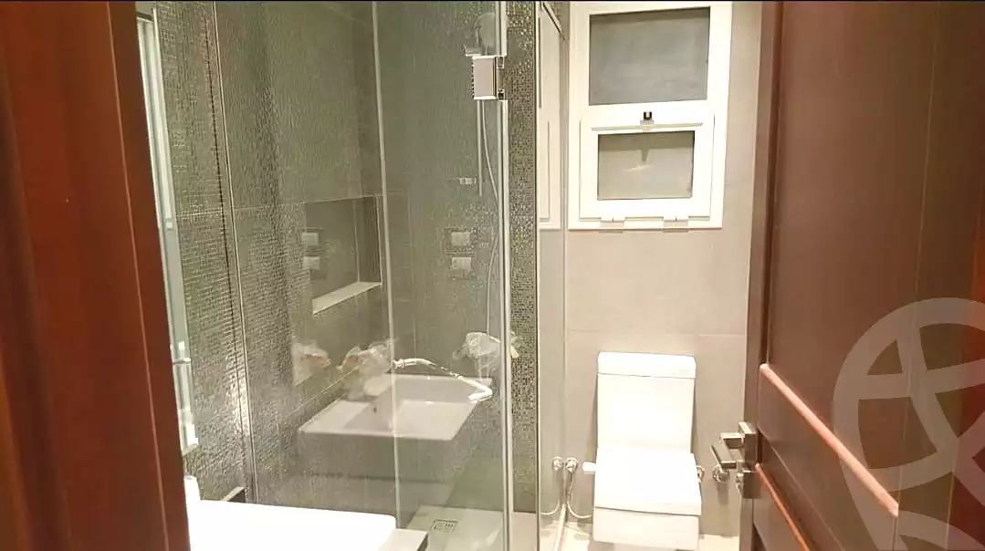 https://aqarmap.com.eg/ar/listing/7036718-for-rent-cairo-new-cairo-compounds-hyde-park-centre-ville-hyde-park