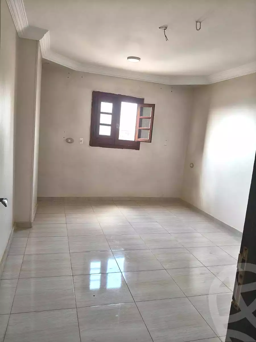 https://aqarmap.com.eg/ar/listing/7037261-for-sale-cairo-helwan-el-shareaa-el-sharby-st