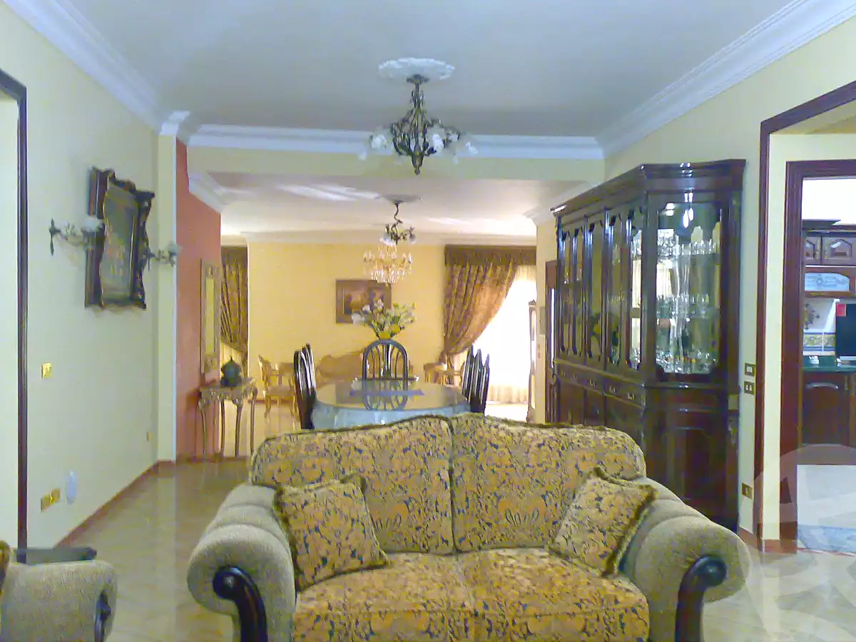 https://aqarmap.com.eg/ar/listing/7037489-for-sale-cairo-new-cairo-el-ahyaa-third-neighborhood-street-1