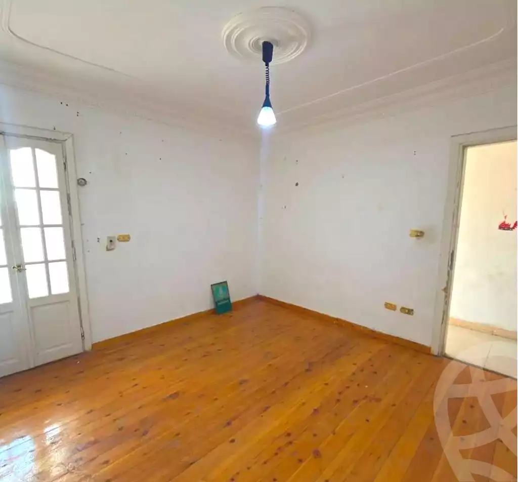 https://aqarmap.com.eg/ar/listing/7038825-for-sale-alexandria-ganaklis-shr-mrtdy-bsh