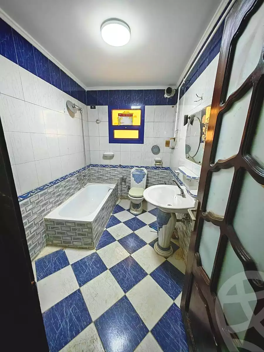 https://aqarmap.com.eg/ar/listing/7039530-for-sale-cairo-helwan-ahmed-enci-st