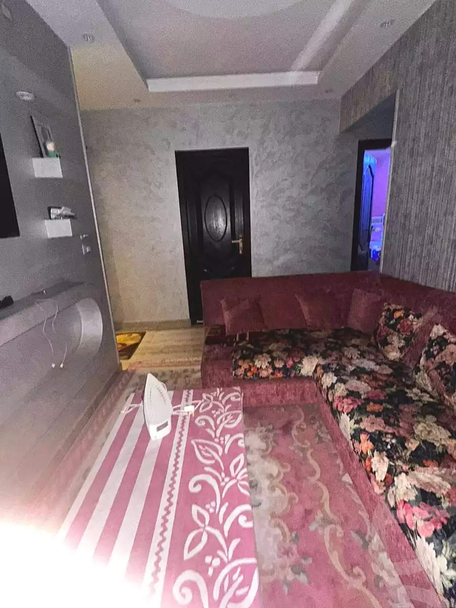 https://aqarmap.com.eg/ar/listing/7039586-for-sale-cairo-helwan-helwan-el-sharkeya-heidar-st