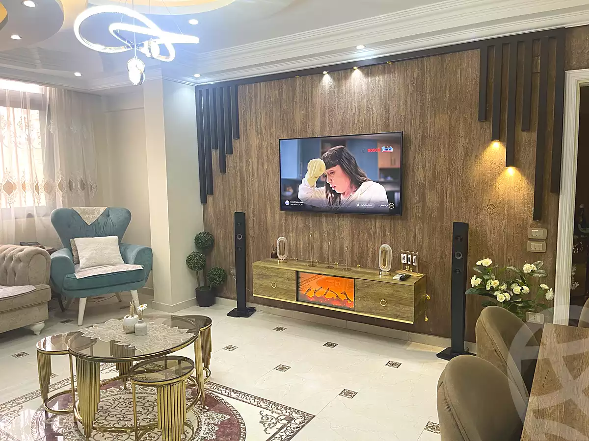 https://aqarmap.com.eg/ar/listing/7023634-for-sale-cairo-new-cairo-first-settlement-neighbourhood-8-mahmoud-riad-st
