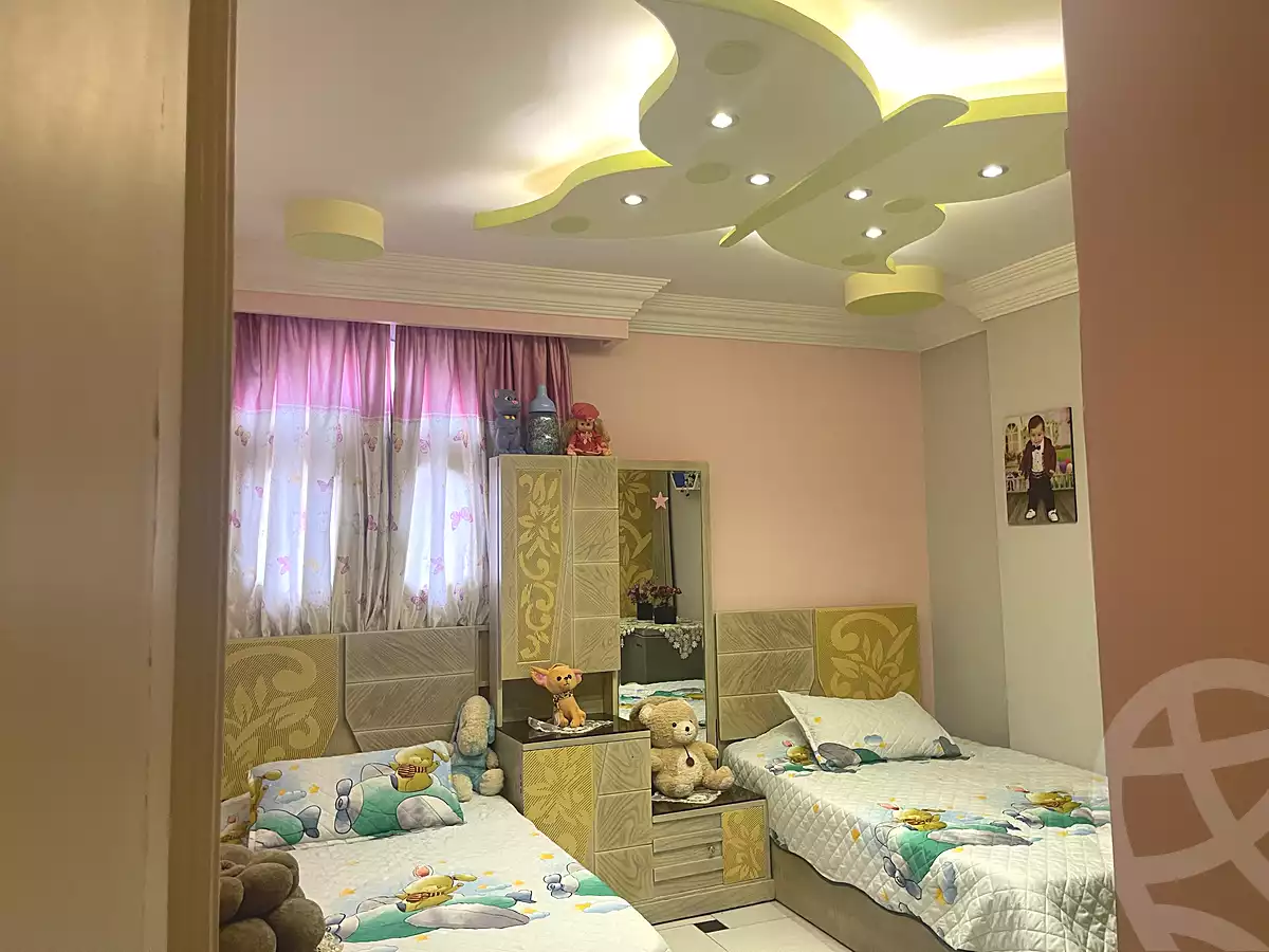 https://aqarmap.com.eg/ar/listing/7023634-for-sale-cairo-new-cairo-first-settlement-neighbourhood-8-mahmoud-riad-st