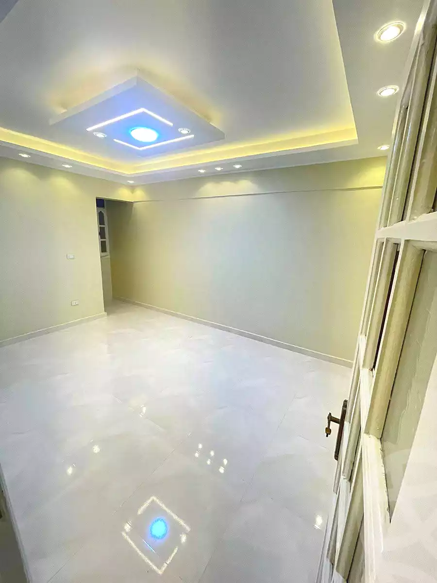 https://aqarmap.com.eg/ar/listing/7040200-for-sale-alexandria-sydy-bshr-sydy-bshr-bhry-gamal-abd-el-nasir-st