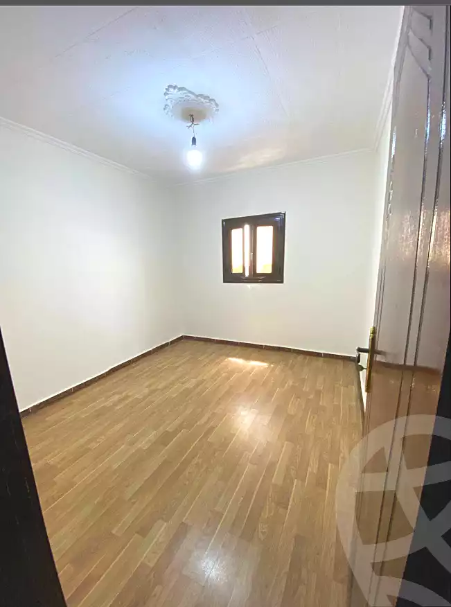 https://aqarmap.com.eg/ar/listing/7040201-for-sale-alexandria-moharram-bey-saleh-al-hedini-st