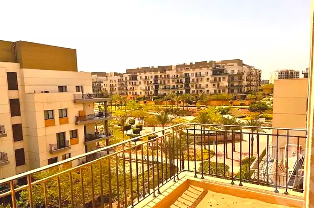 https://aqarmap.com.eg/ar/listing/7040249-for-sale-cairo-new-cairo-compounds-eastown-spectrum-eastown-compound