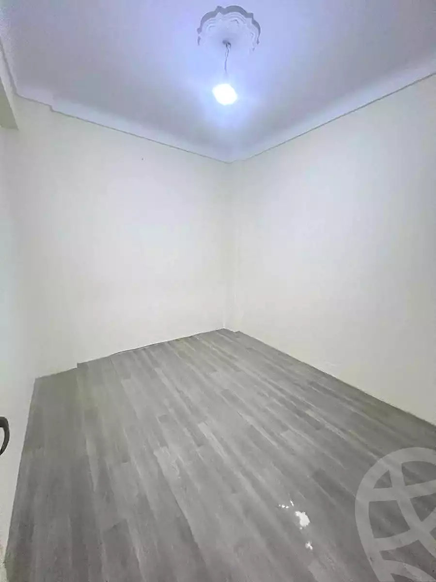 https://aqarmap.com.eg/ar/listing/7040592-for-sale-alexandria-lsywf-el-falki